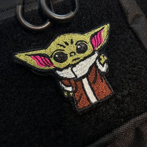 Шеврон &laquo;Малюк Йода (Ґроґу)&raquo; вишитий 152 фото